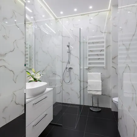 P&o Metro Politechnika On Zbawiciela Square Lägenhet Warszawa