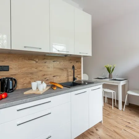 P&o Metro Politechnika On Zbawiciela Square Warszawa