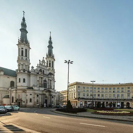 P&O Apartments Metro Politechnika on Zbawiciela Square