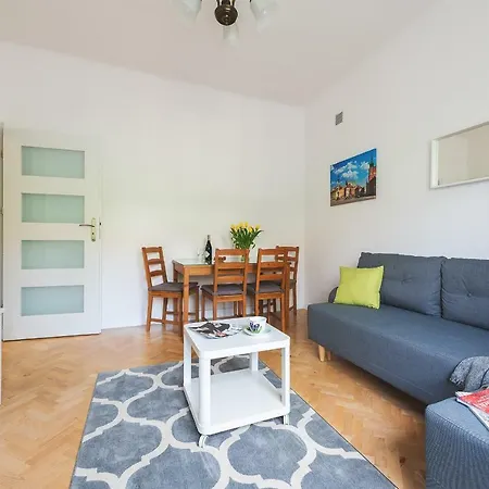 P&o Metro Politechnika On Zbawiciela Square *