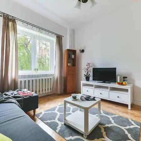 P&o Metro Politechnika On Zbawiciela Square