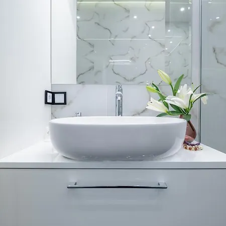 Apartamento P&o Metro Politechnika On Zbawiciela Square