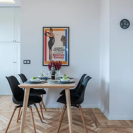 Apartamento P&o Metro Politechnika On Zbawiciela Square *