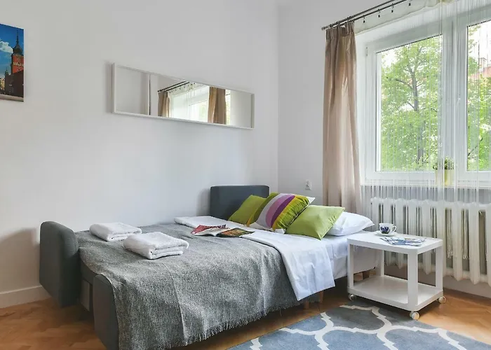 P&o Metro Politechnika On Zbawiciela Square *