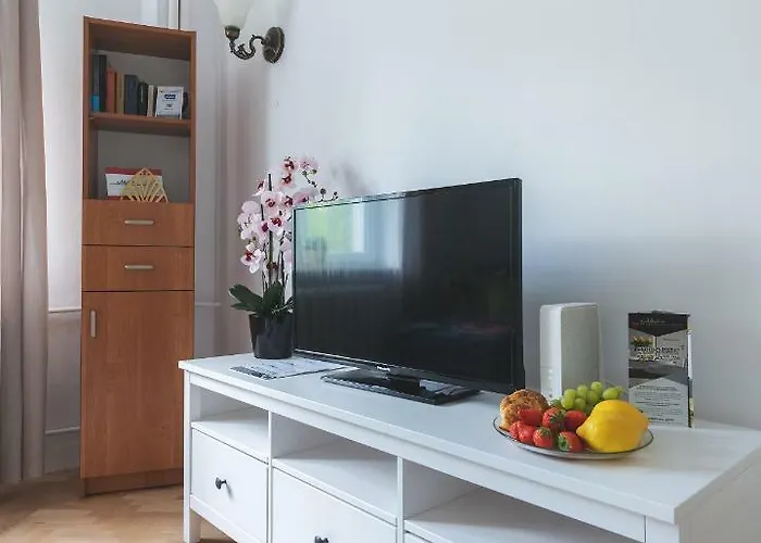 P&o Metro Politechnika On Zbawiciela Square * Warszawa