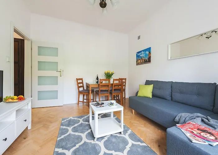 P&o Metro Politechnika On Zbawiciela Square *