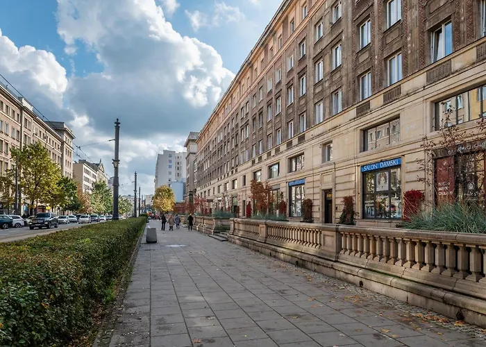 P&o Metro Politechnika On Zbawiciela Square Warszawa