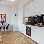 Apartamento P&o Metro Politechnika On Zbawiciela Square *