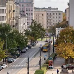 P&o Metro Politechnika On Zbawiciela Square * Varsovia