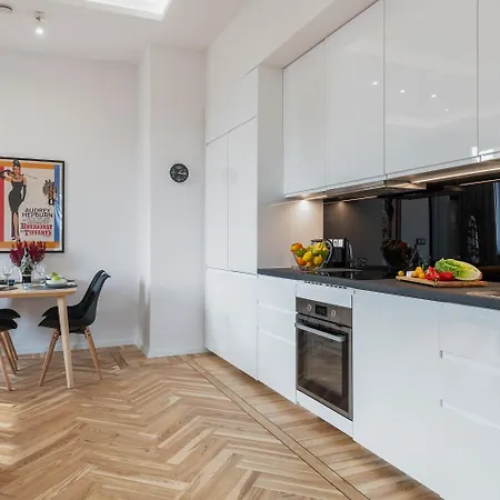 Apartamento P&o Metro Politechnika On Zbawiciela Square *