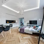 Apartment P&o Metro Politechnika *